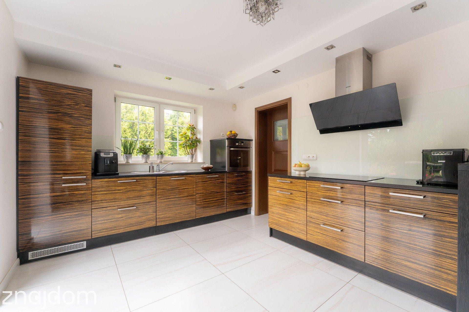Dom dla rodziny pod Warszawą | 190 m², ogród 1073 m², kolej - zdjęcie 10