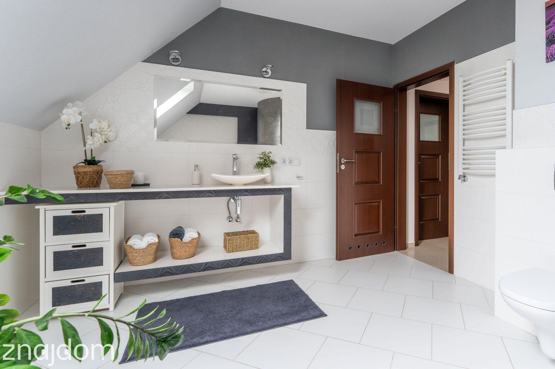 Dom dla rodziny pod Warszawą | 190 m², ogród 1073 m², kolej - zdjęcie 14