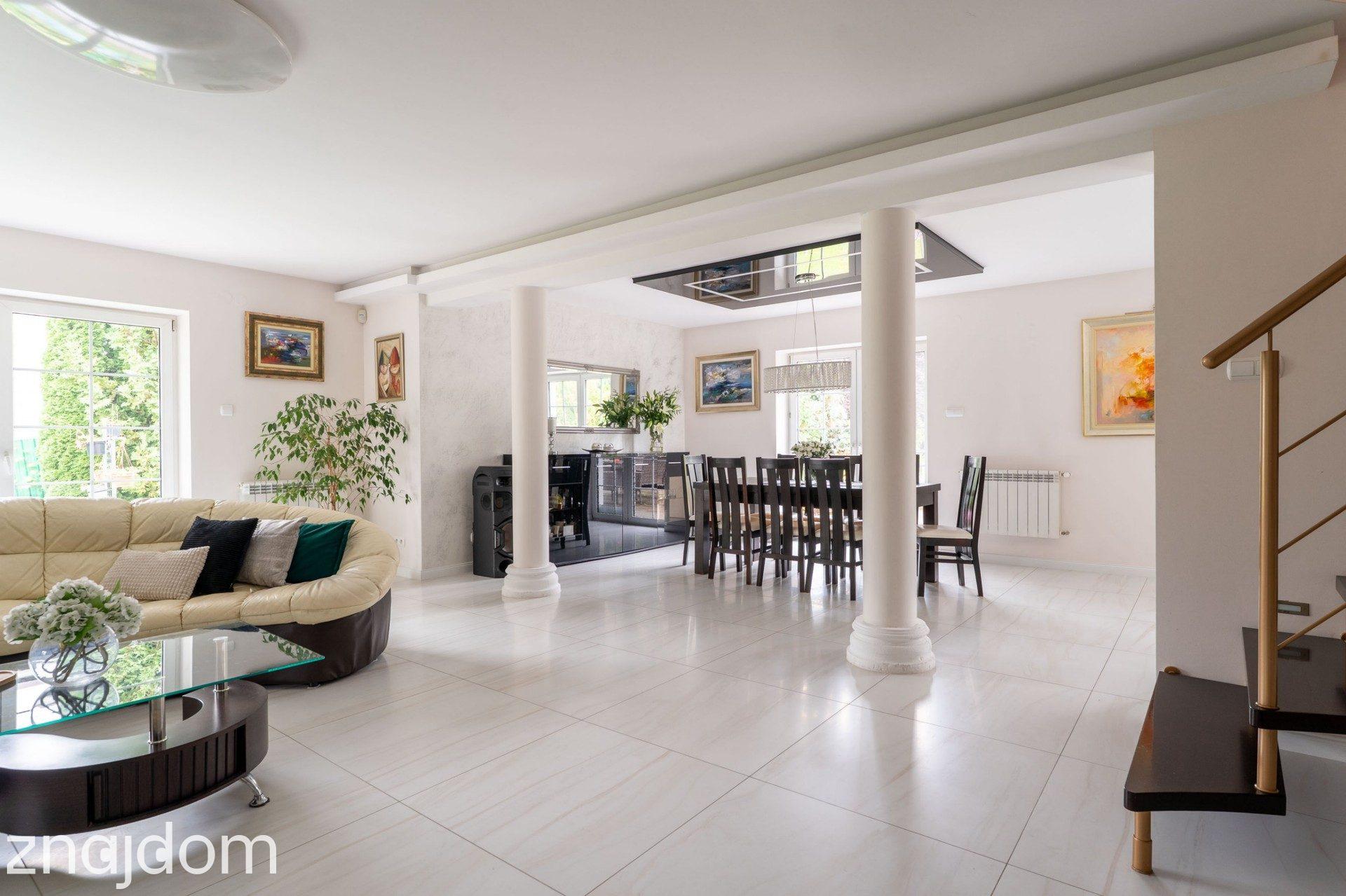 Dom dla rodziny pod Warszawą | 190 m², ogród 1073 m², kolej - zdjęcie 2