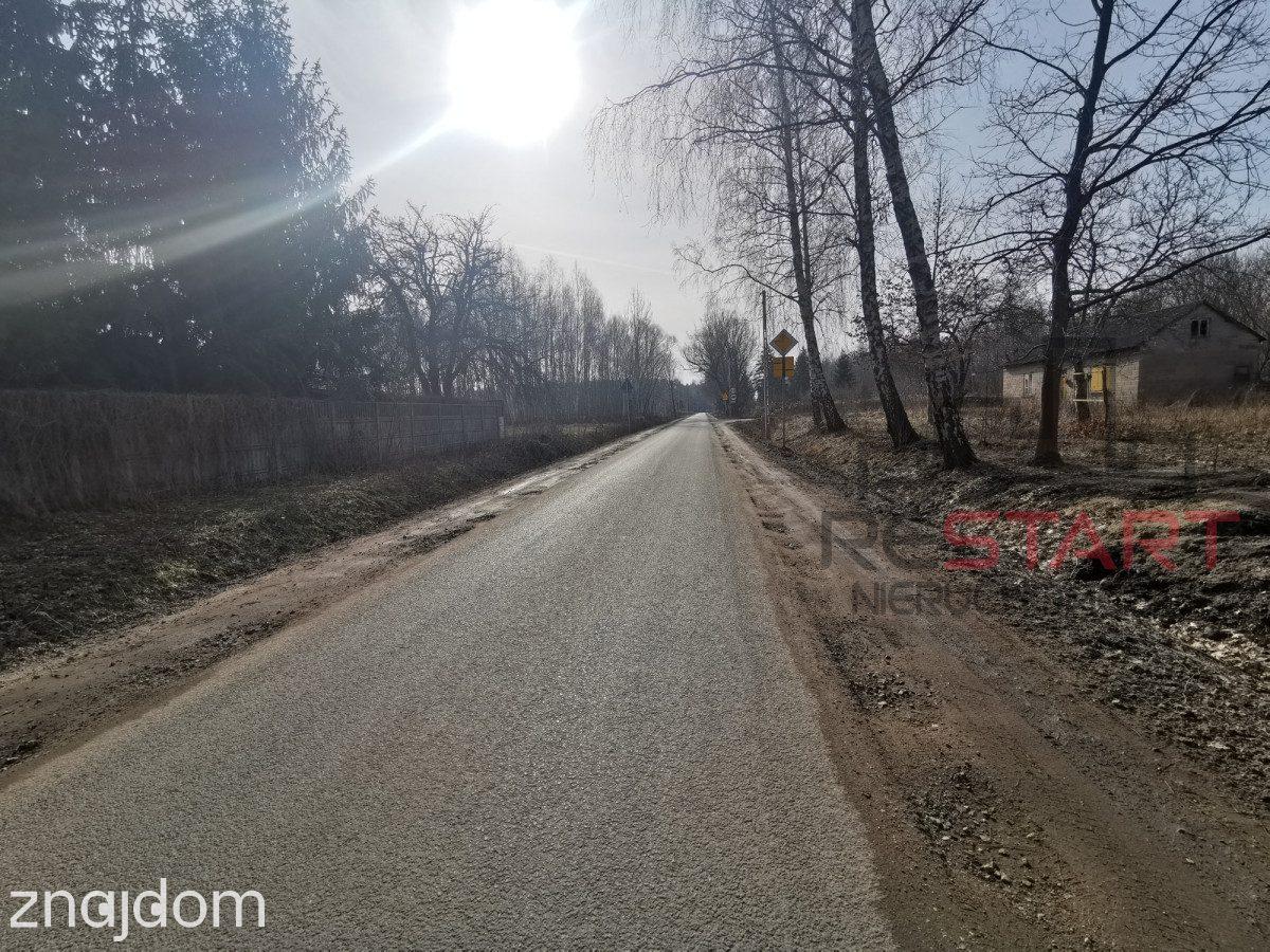 Działki pod usługi i mieszkaniówkę.