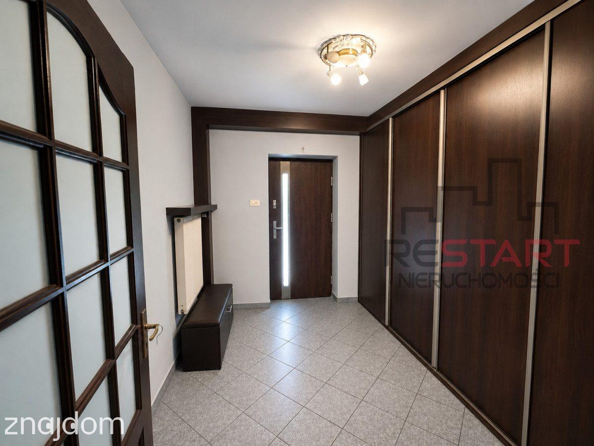 Wyjątkowy dom w centrum miasta - zdjęcie 4