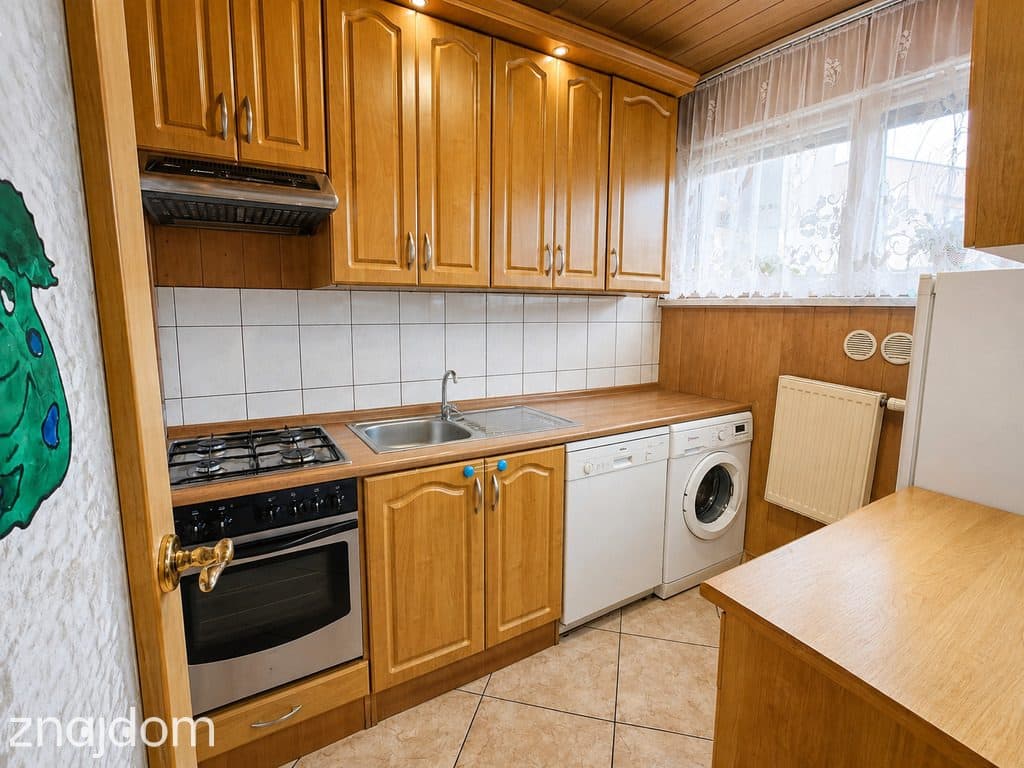 Pierwsze piętro z balkonem, w centrum ! - zdjęcie 9