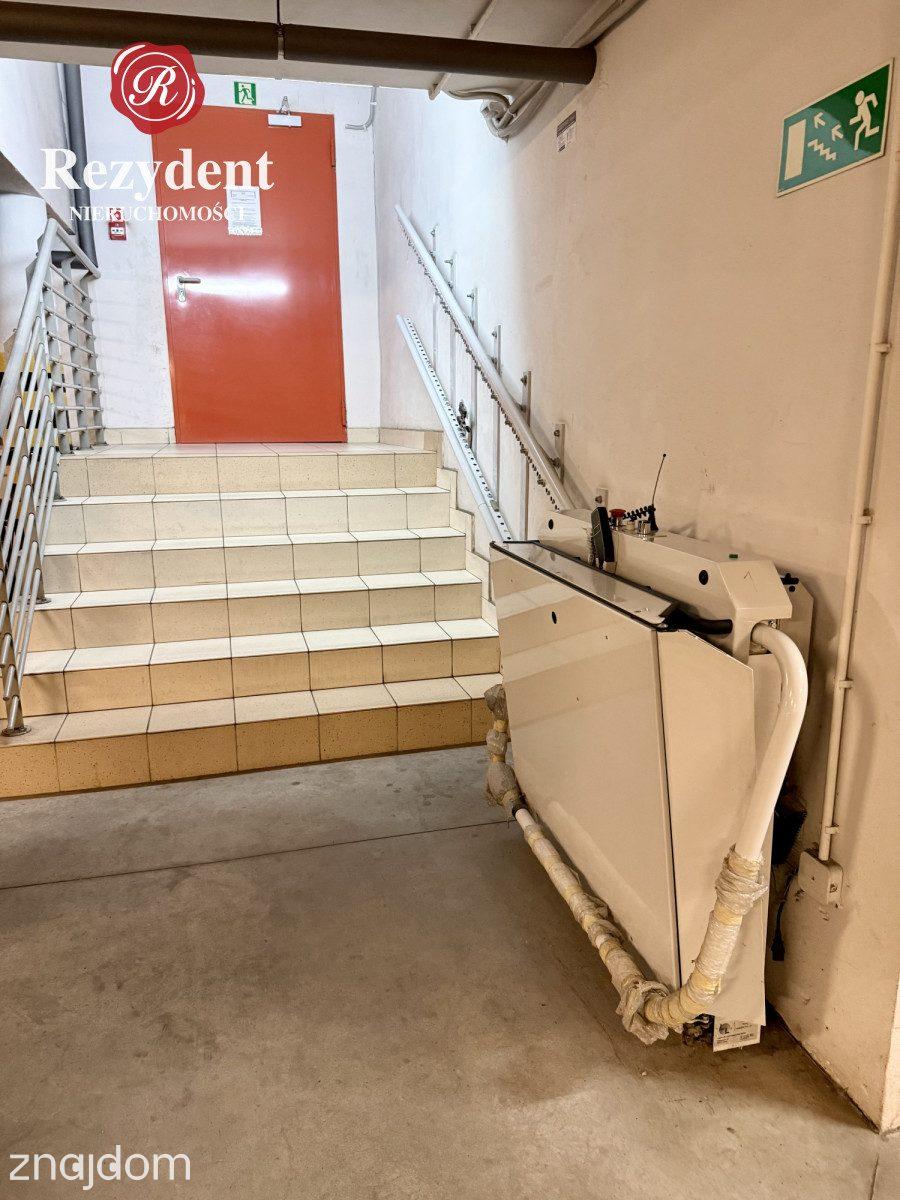 Przestronny apartament na obrzeżach centrum miasta - zdjęcie 19