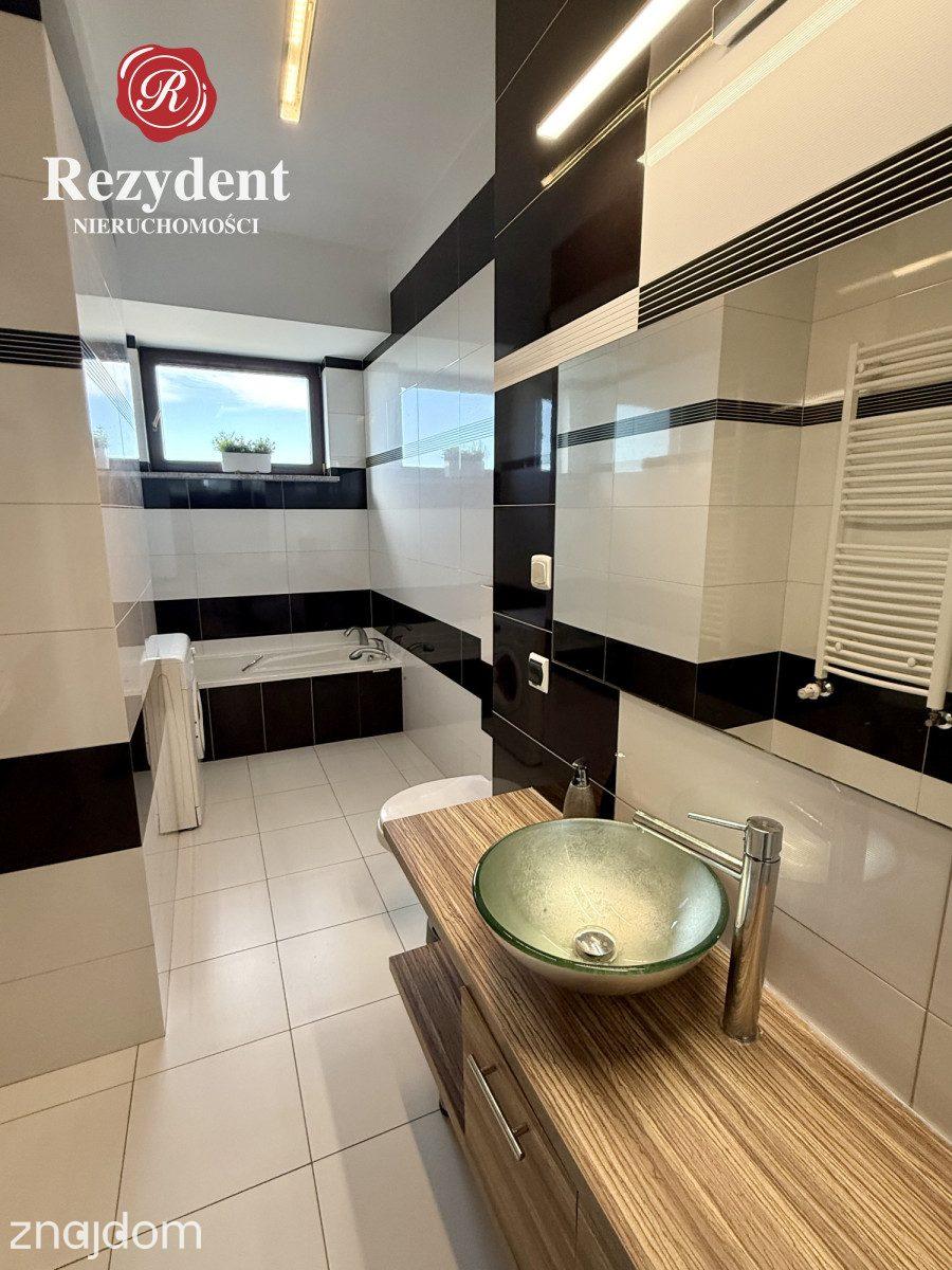 Przestronny apartament na obrzeżach centrum miasta - zdjęcie 13