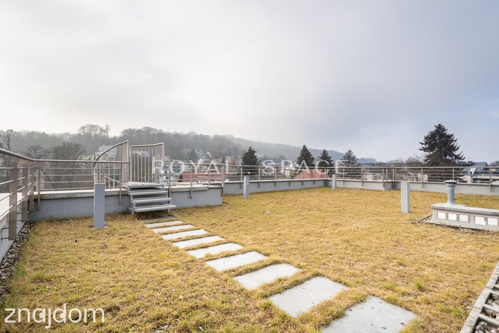 Przestronny apartament z tarasem na dachu - zdjęcie 19