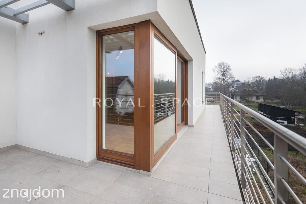 Przestronny apartament z tarasem na dachu - zdjęcie 5
