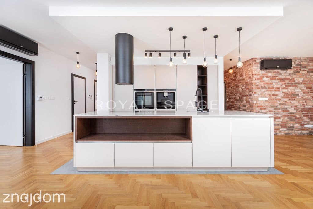 Przestronny apartament z tarasem na dachu