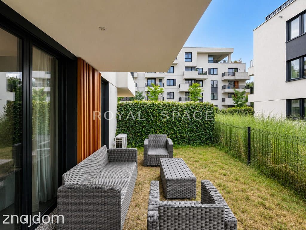 Apartament z ogródkiem na kameralnym osiedlu - zdjęcie 4