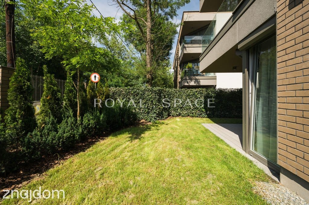 Apartament na Woli Justowskiej z ogrodem - zdjęcie 19