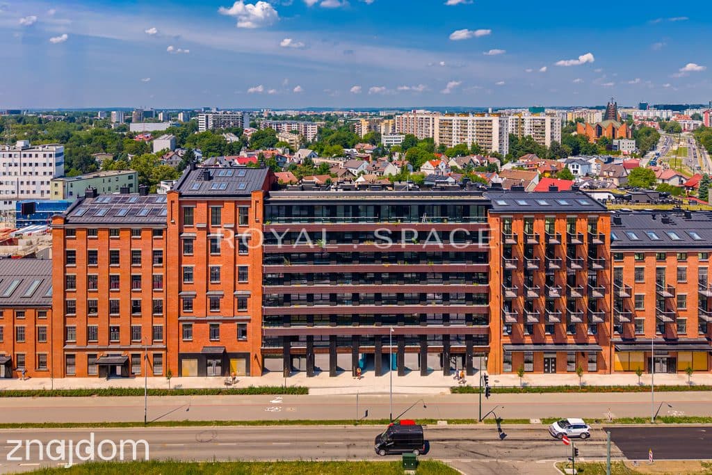 367 cm sufit | Młyny Mogilska NOHO | Unikat