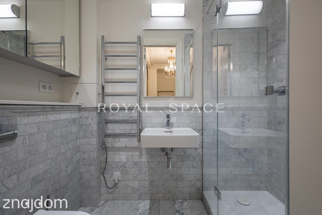 Apartament w odrestaurowanej kamienicy | Winda - zdjęcie 10