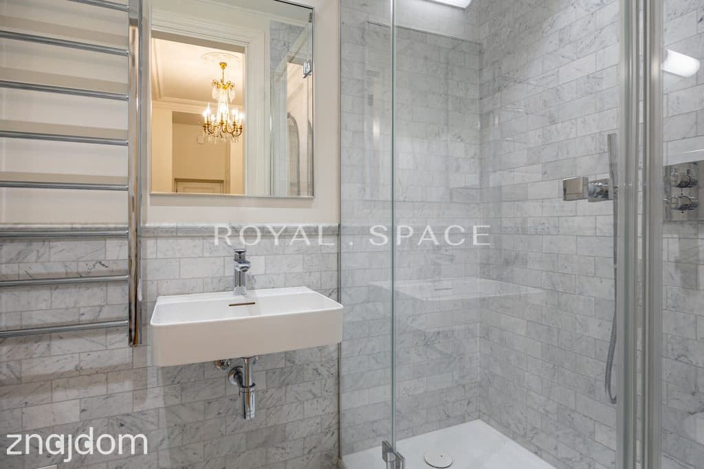 Apartament w odrestaurowanej kamienicy | Winda - zdjęcie 11