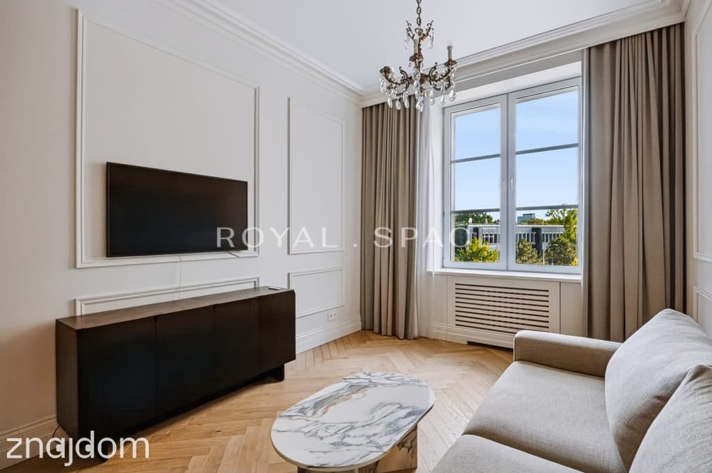 Apartament w odrestaurowanej kamienicy | Winda - zdjęcie 2