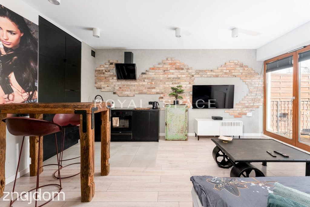 Komfortowe studio z ogrodem i komórką| Dominikanów