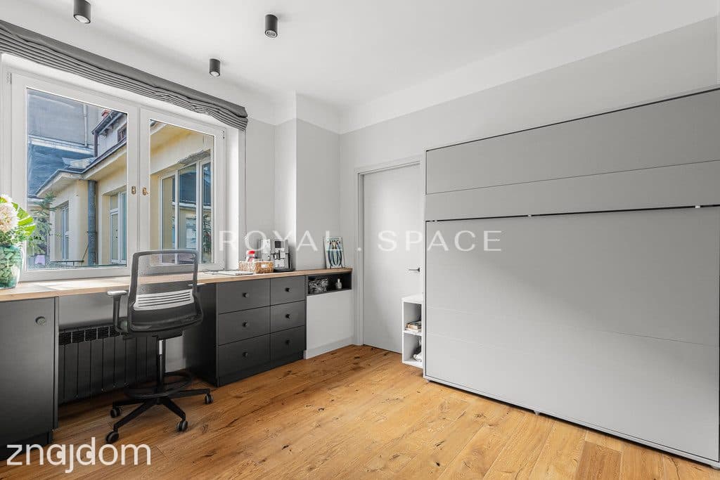 Apartament w zabytkowej kamienicy przy Wspólnej - zdjęcie 9