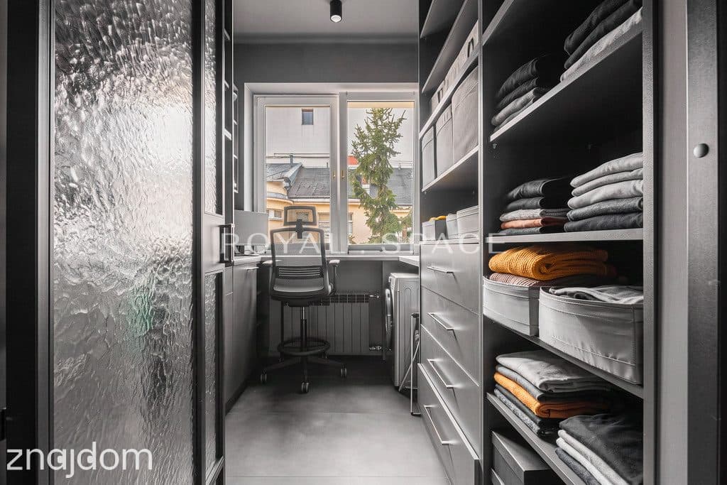 Apartament w zabytkowej kamienicy przy Wspólnej - zdjęcie 12