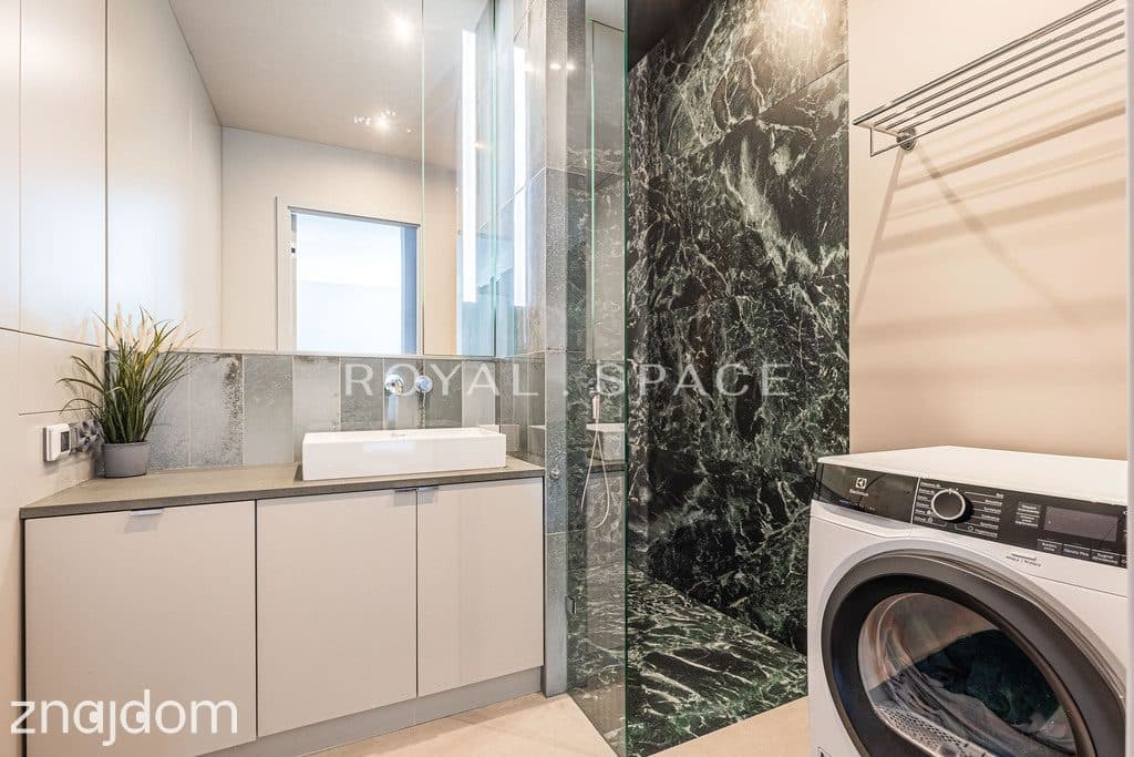 Apartament w zabytkowej kamienicy przy Wspólnej - zdjęcie 14