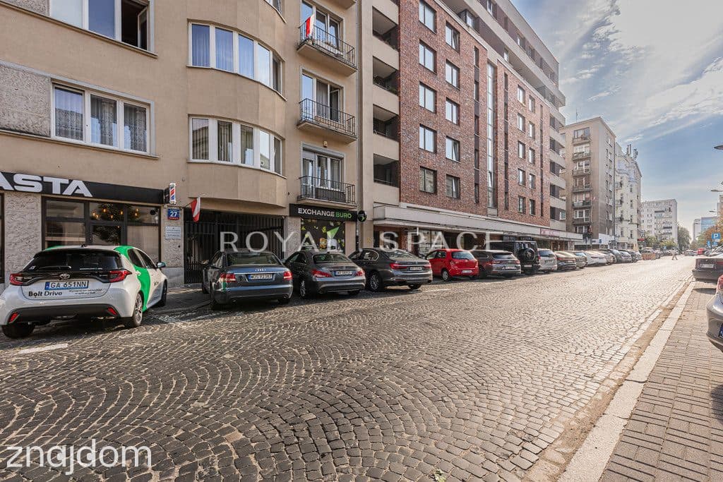 Apartament w zabytkowej kamienicy przy Wspólnej - zdjęcie 16
