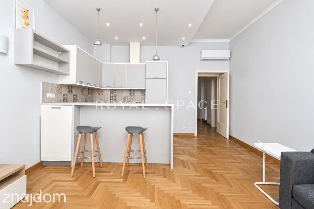 Apartament z garderobą w kamienicy przy Plantach!