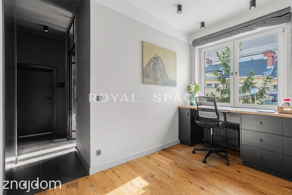 Apartament w zabytkowej kamienicy przy Wspólnej - zdjęcie 11