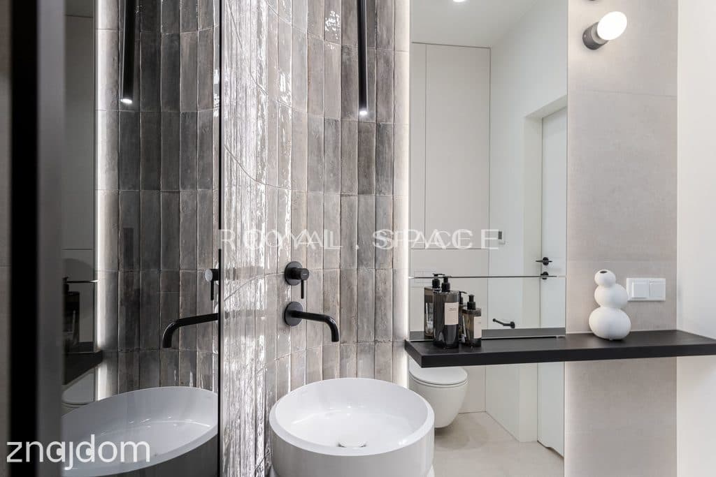 Apartament z garderobą na Wiślanych Tarasach - zdjęcie 12