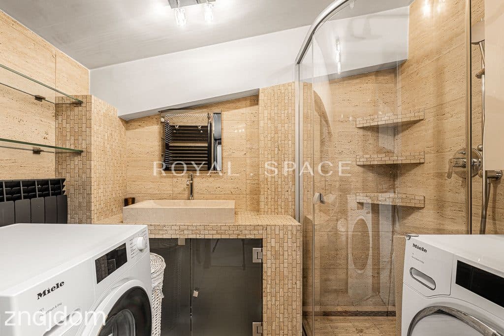 Cichy apartament na poddaszu przy Placu Konstytucji - zdjęcie 11