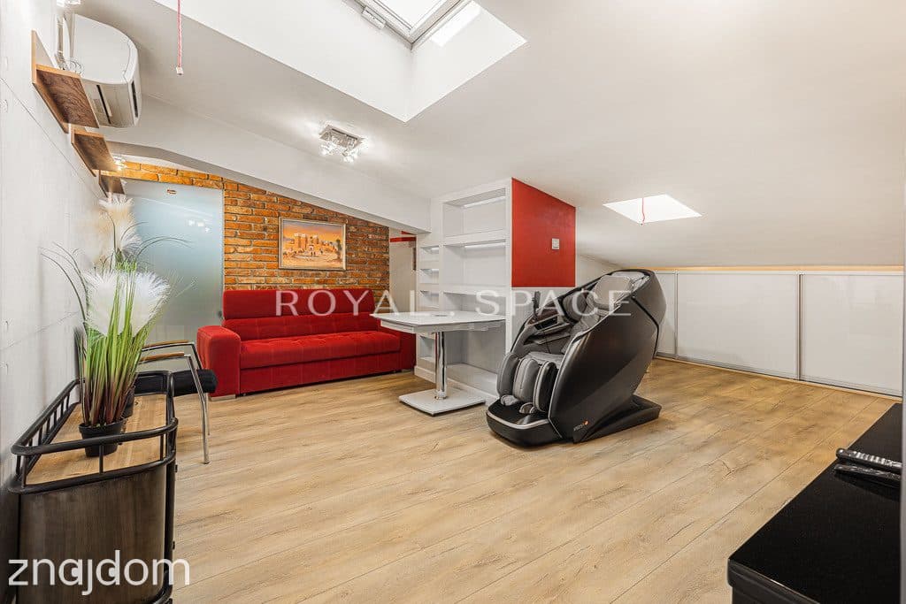 Cichy apartament na poddaszu przy Placu Konstytucji - zdjęcie 4
