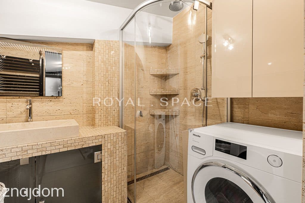 Cichy apartament na poddaszu przy Placu Konstytucji - zdjęcie 13
