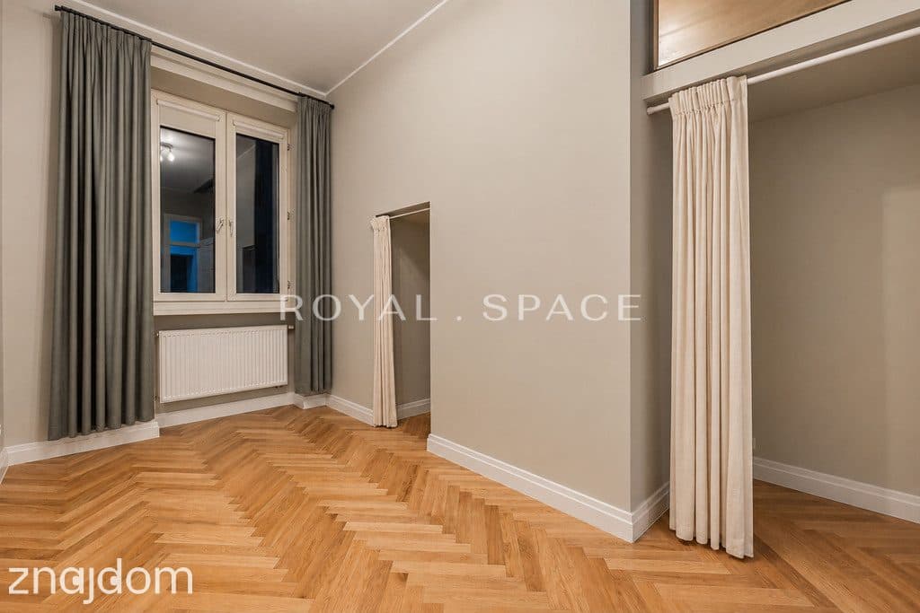 Przestronne wnętrze przy ul. Poznańskiej | 330 cm - zdjęcie 9