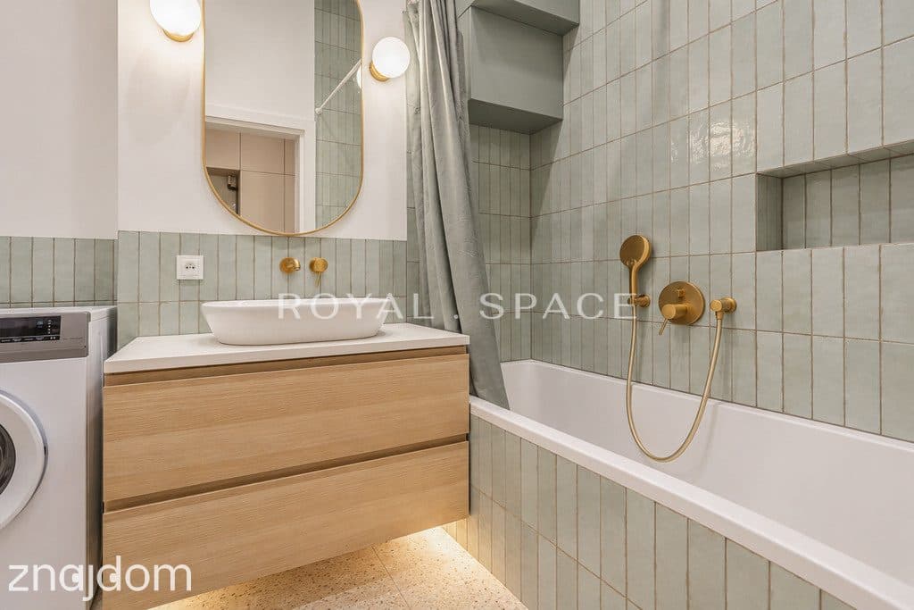 Przestronne wnętrze przy ul. Poznańskiej | 330 cm - zdjęcie 12