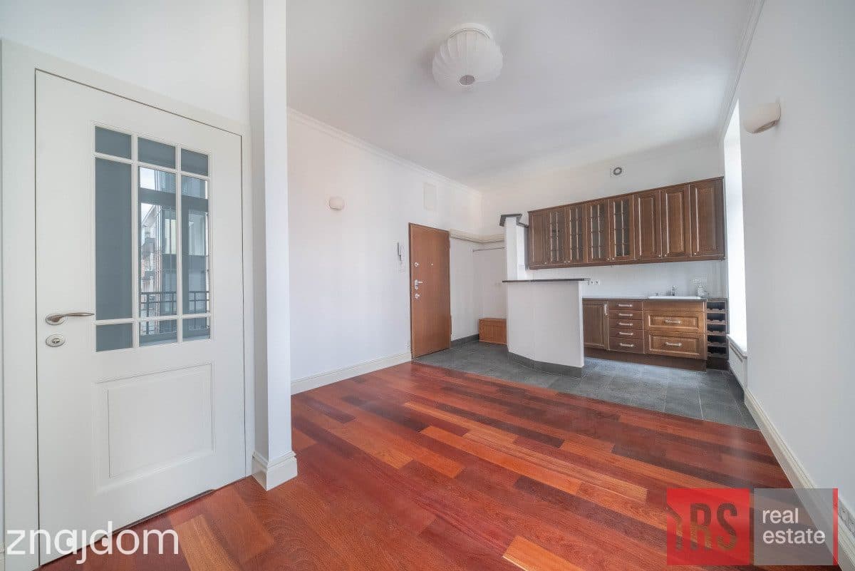 Studio-39 m2, Zrewitalizowana kamienica, Wilcza 72