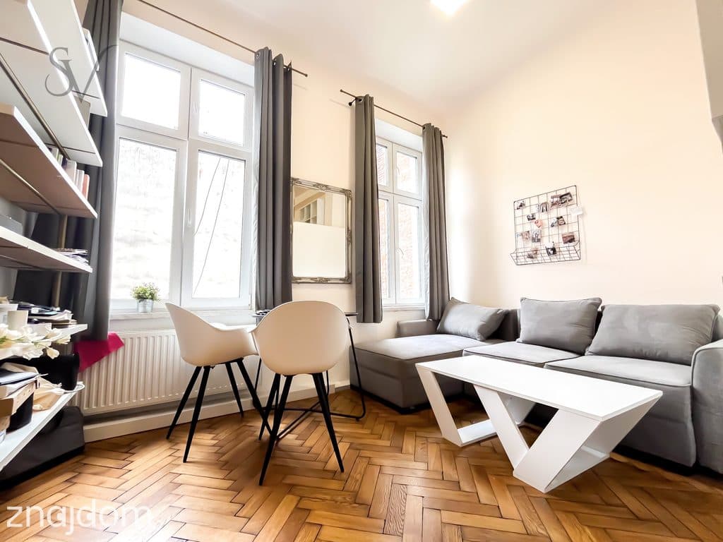 01.12 | Antresola | Pets | Wawel | R. Grunwaldzkie | ENG