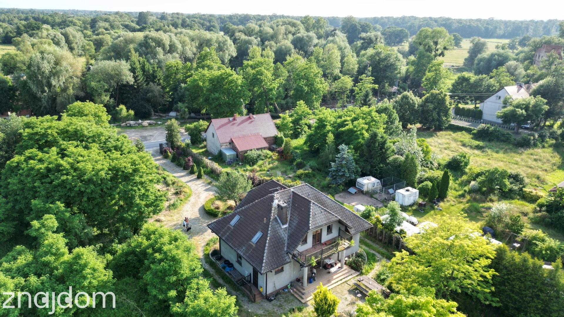 Dom z piękną i dużą działką 4000 m² – Wrocław