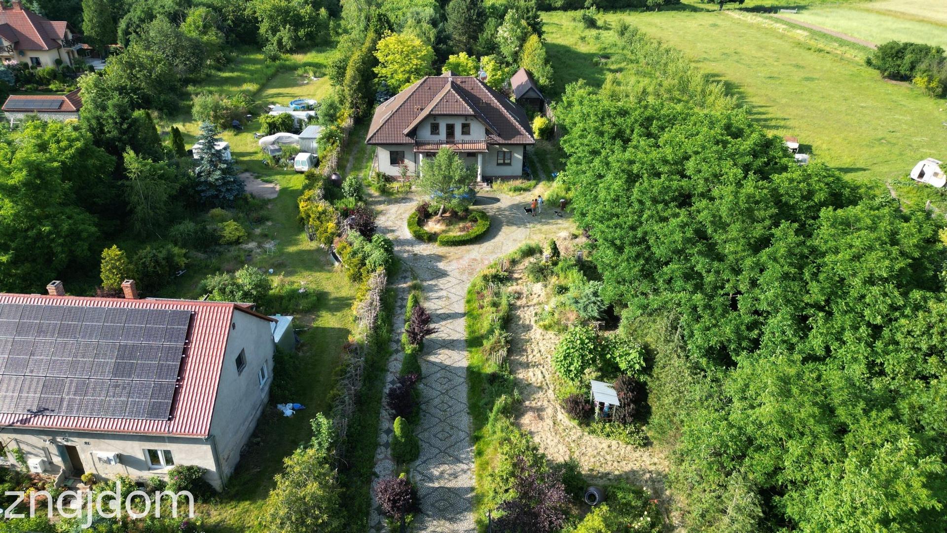 Dom z piękną i dużą działką 4000 m² – Wrocław - zdjęcie 3