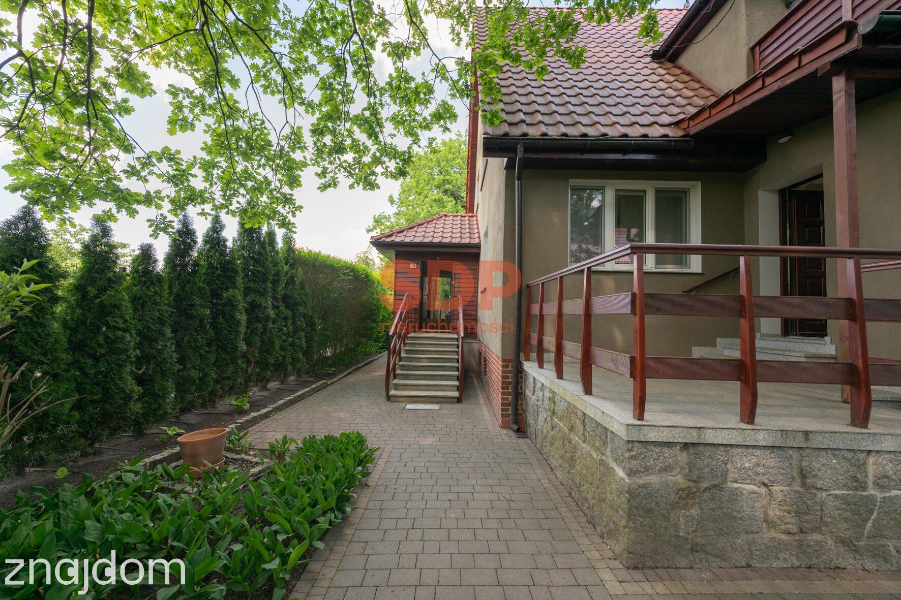Klimatyczny dom w otoczeniu zieleni, Biskupin 240 m2 / 803 m2 - zdjęcie 2