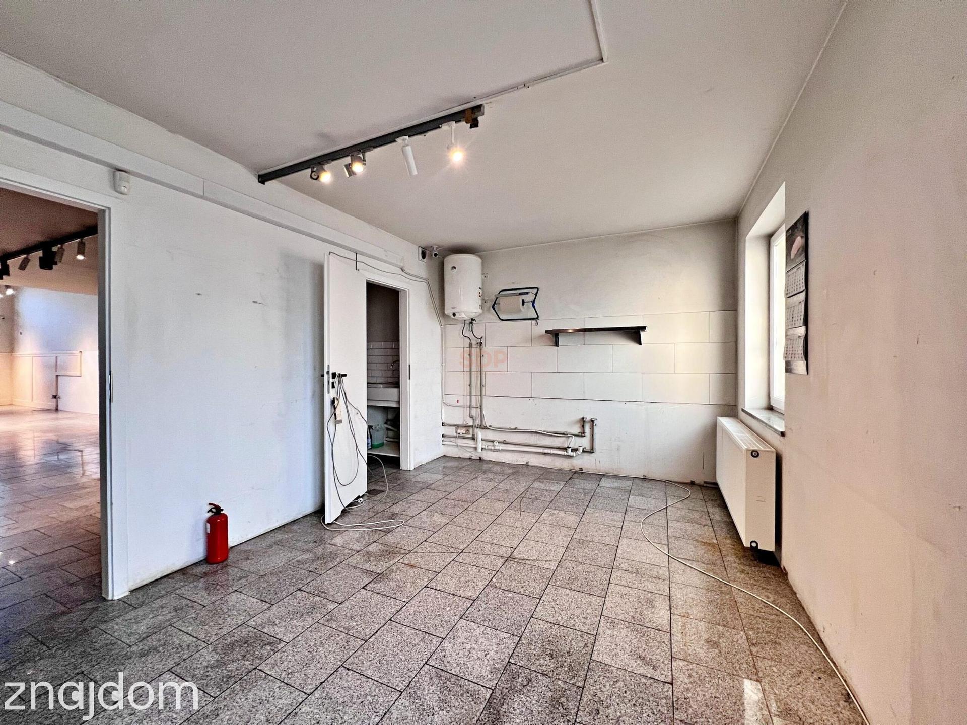 Lokal handlowo-usługowy 140 m² z antresolą
Wrocław – Krzyki - zdjęcie 11