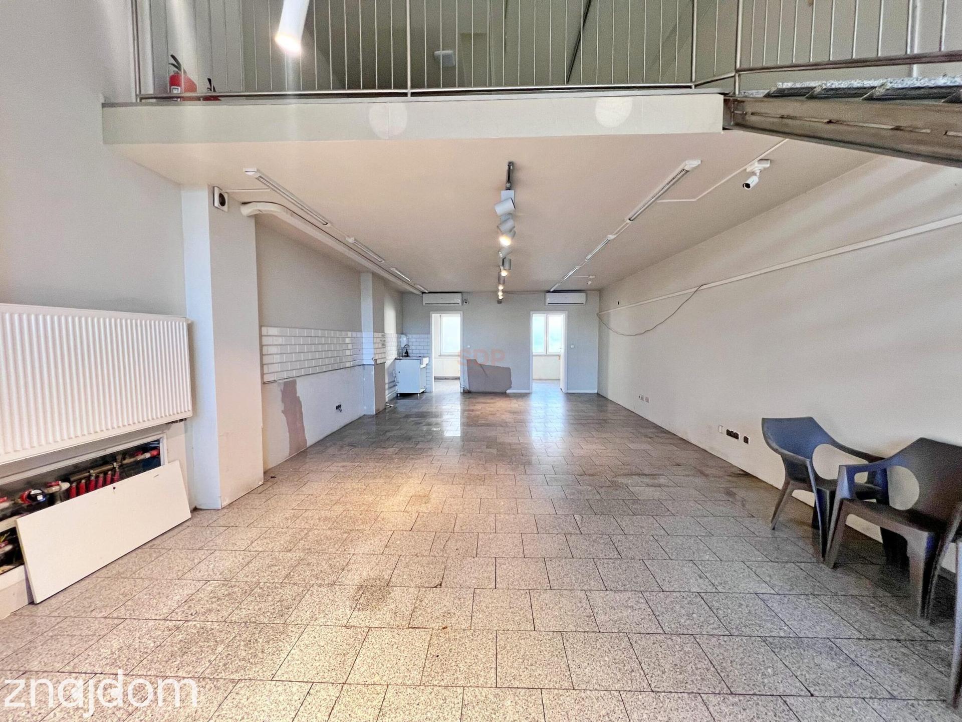 Lokal handlowo-usługowy 140 m² z antresolą
Wrocław – Krzyki - zdjęcie 3