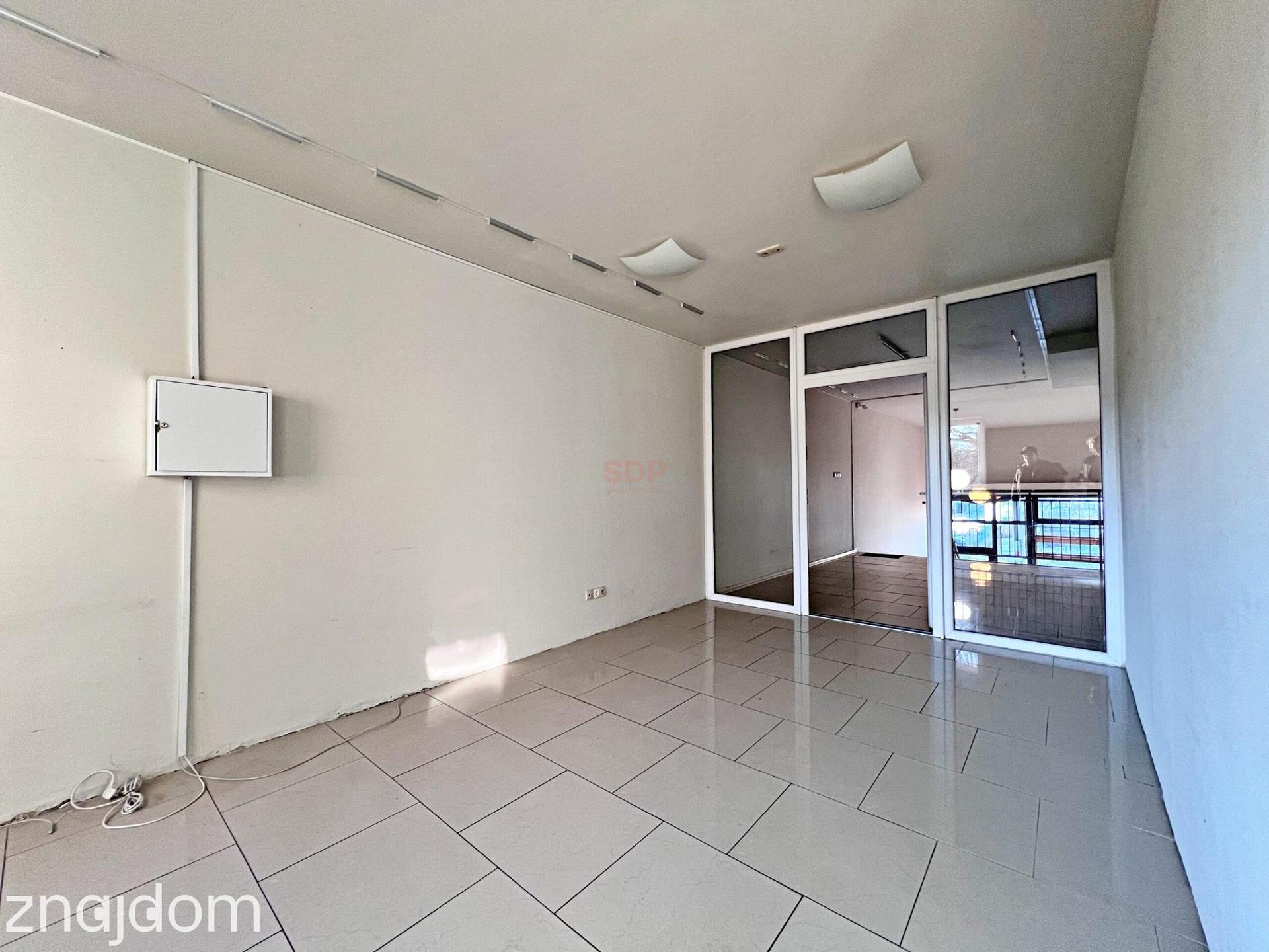 Lokal handlowo-usługowy 140 m² z antresolą
Wrocław – Krzyki - zdjęcie 7