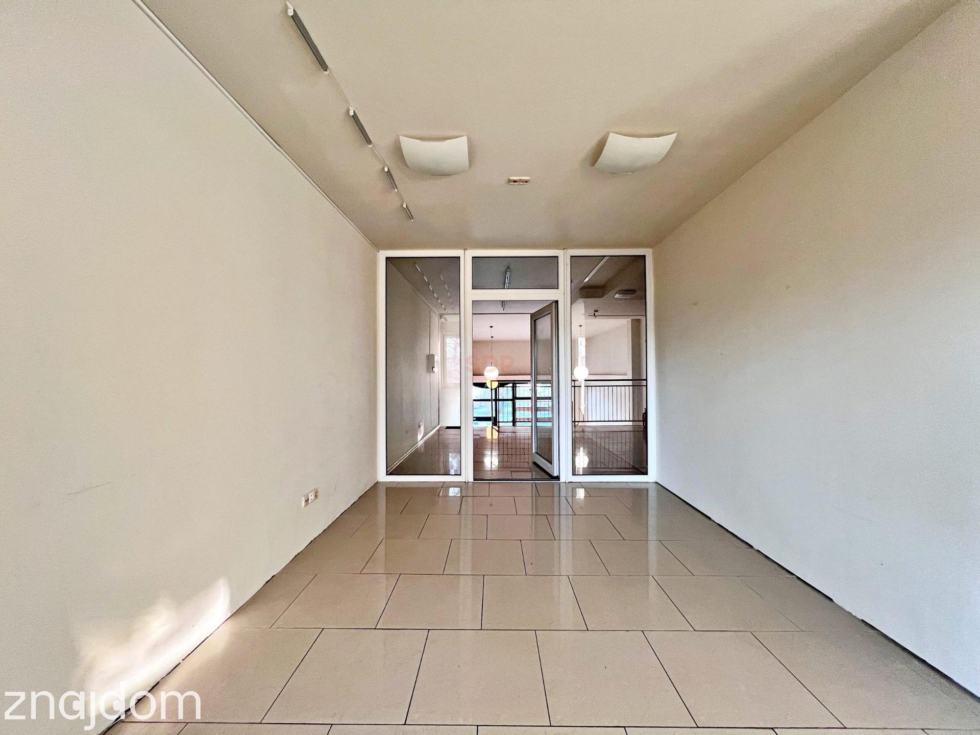 Lokal handlowo-usługowy 140 m² z antresolą
Wrocław – Krzyki - zdjęcie 8