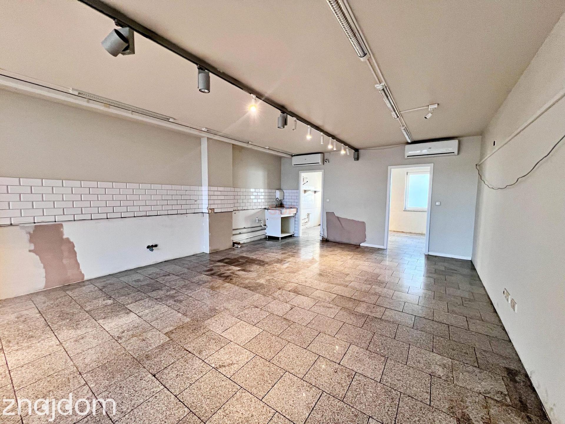 Lokal handlowo-usługowy 140 m² z antresolą
Wrocław – Krzyki - zdjęcie 9