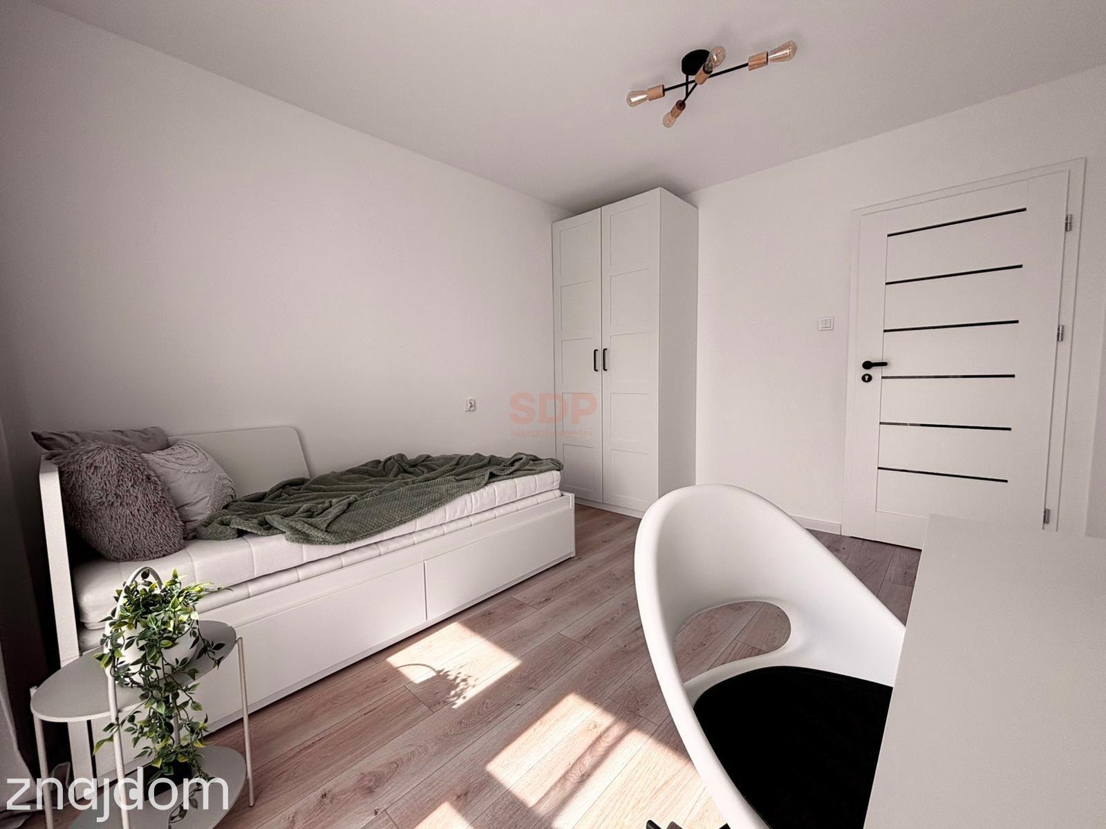 Wyremontowane trzypokojowe mieszkanie przy uczelni