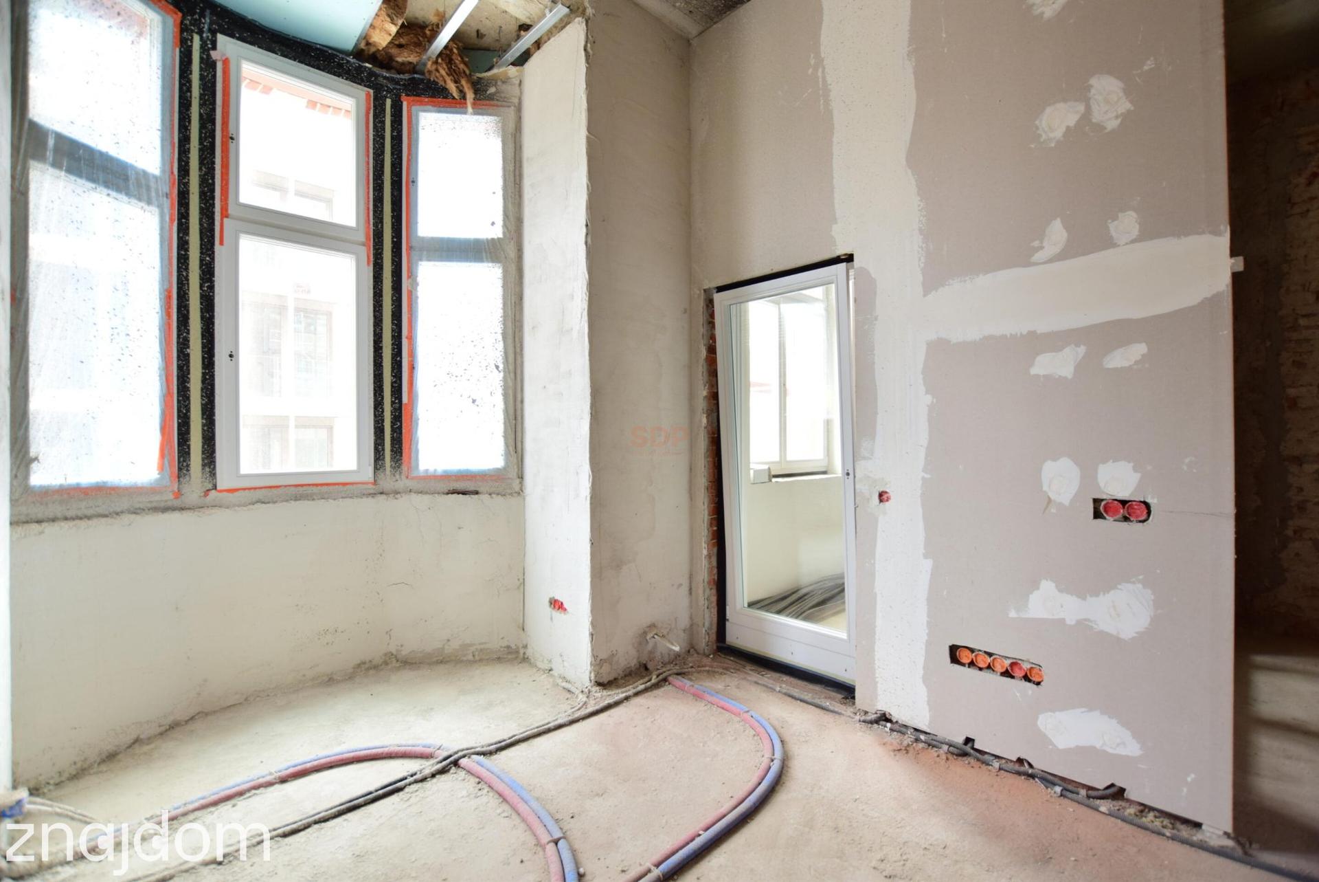 Apartament z widokiem na wewnętrzny ogród - zdjęcie 6