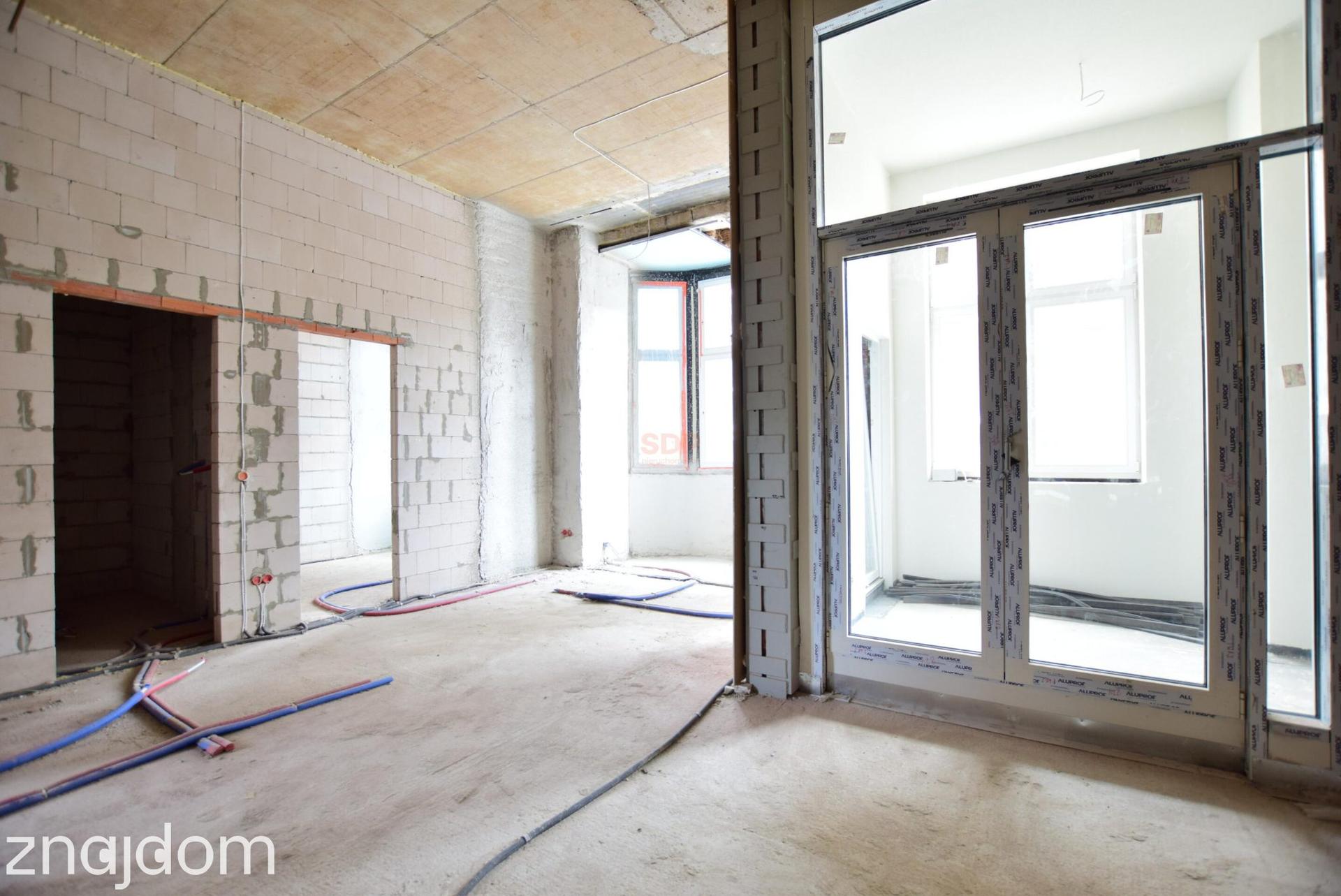 Apartament z widokiem na wewnętrzny ogród - zdjęcie 7