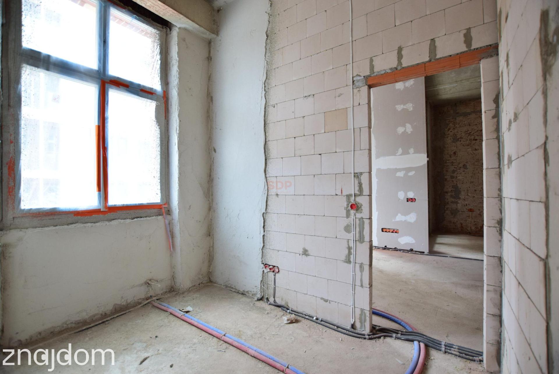 Apartament z widokiem na wewnętrzny ogród - zdjęcie 8