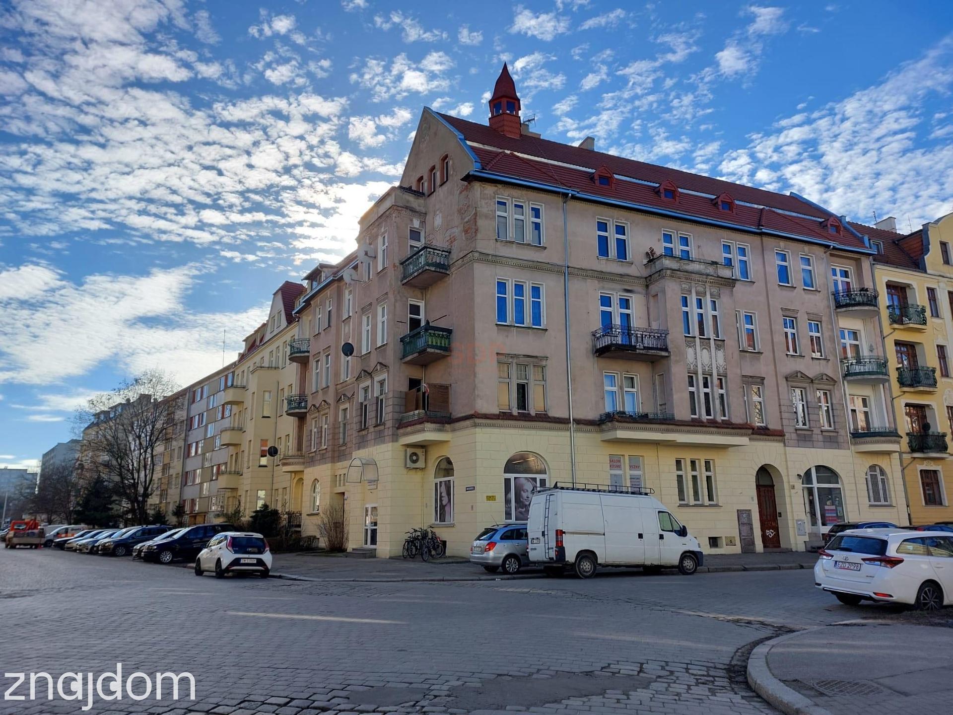 3 pokoje w kamienicy z 2 balkonami/Centrum - zdjęcie 2