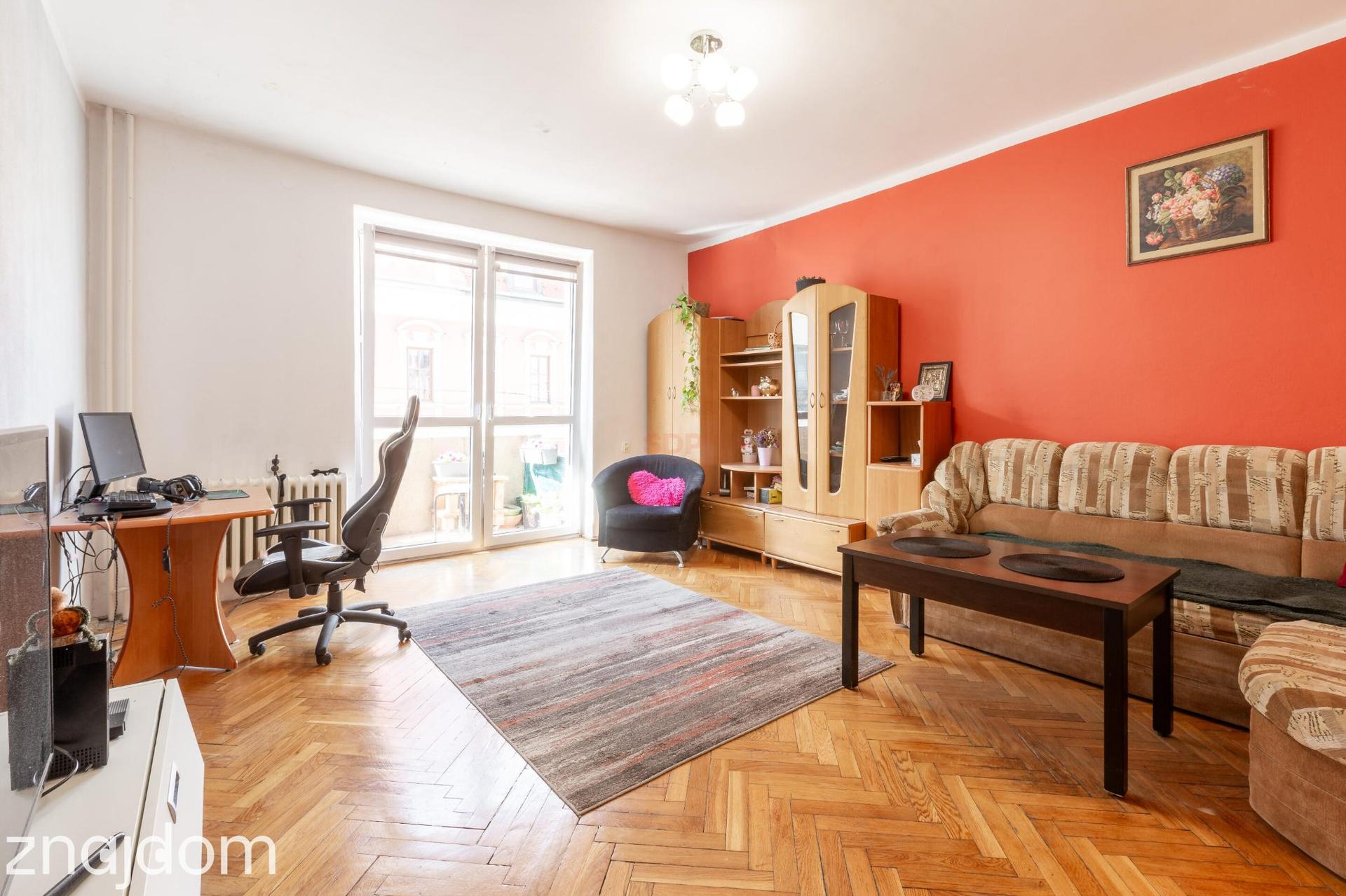 Kawalerka przy Rynku, os. kuchnia, balkon, piwnica - zdjęcie 2