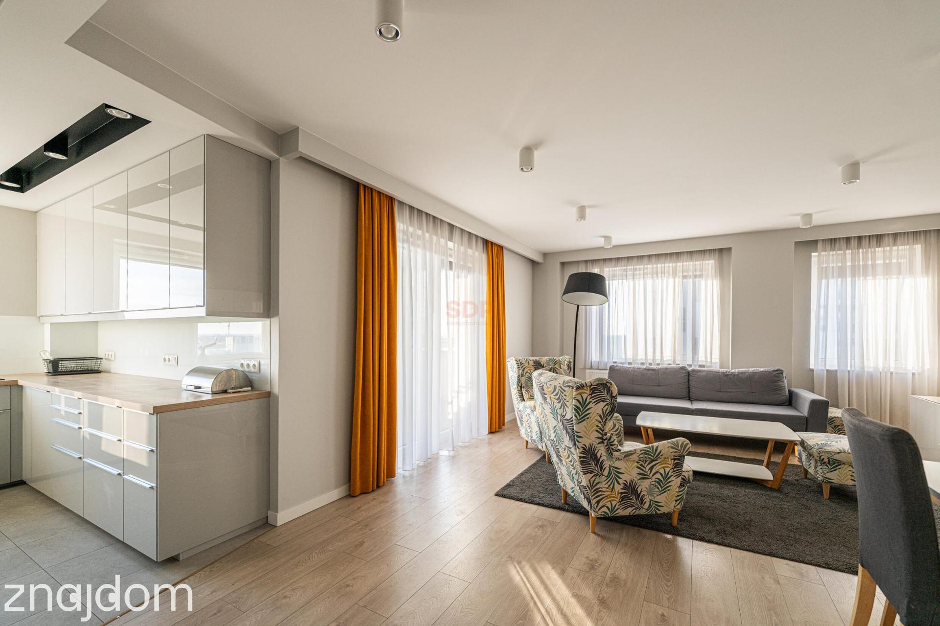 Apartament na 13 piętrze z widokiem – 4 pokoje z garderobą, tarasem