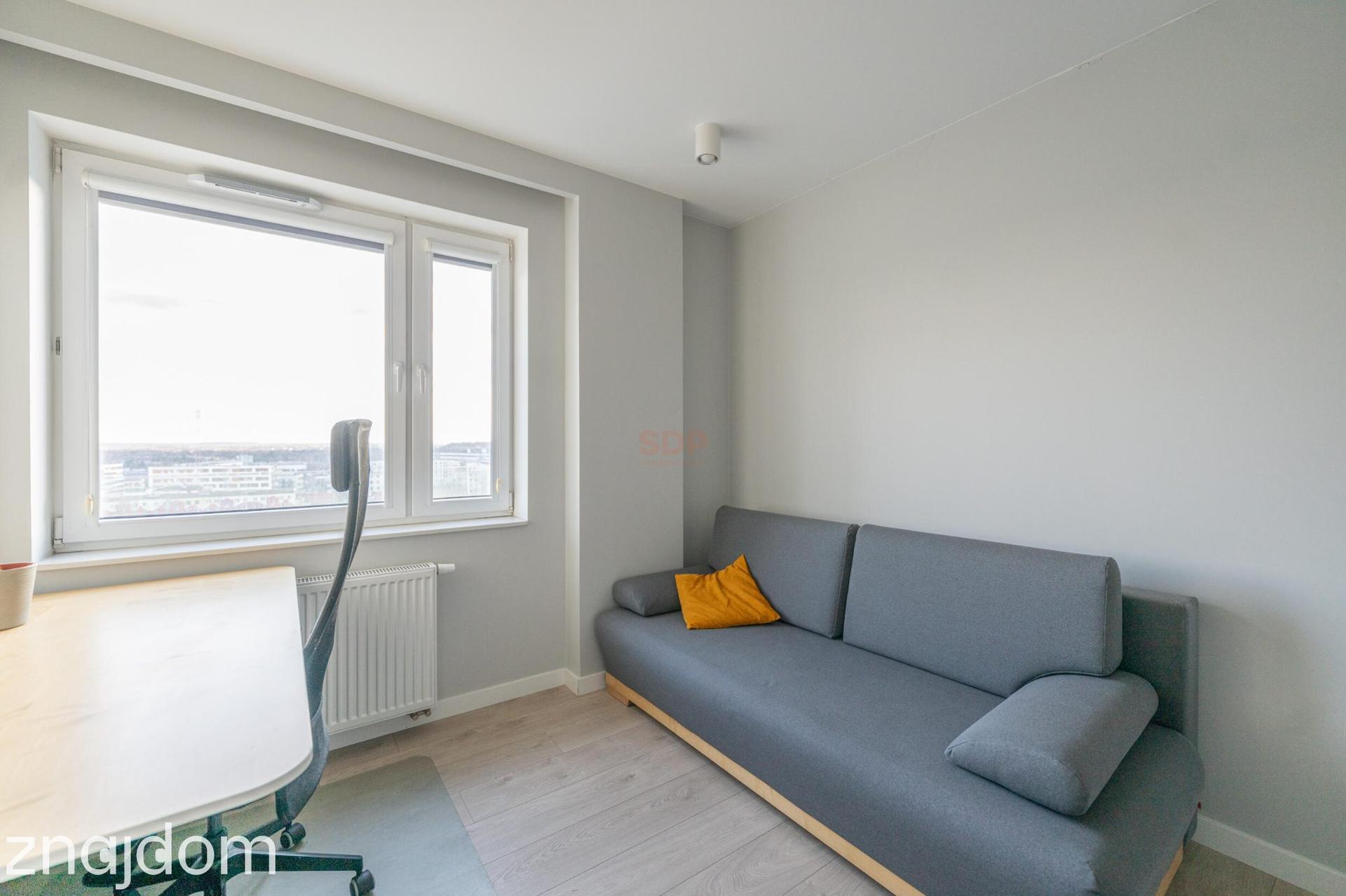Apartament na 13 piętrze z widokiem – 4 pokoje z garderobą, tarasem - zdjęcie 10