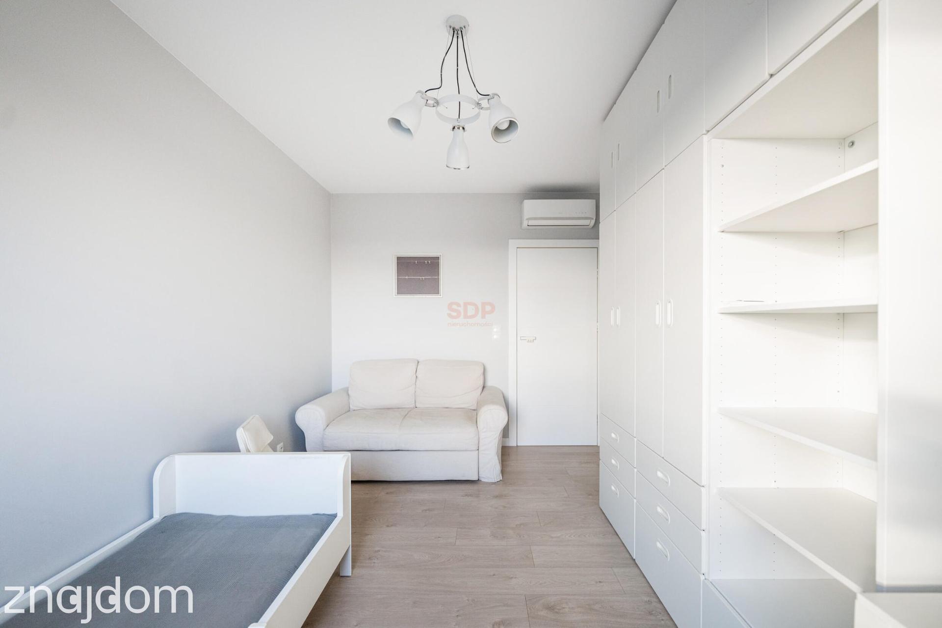 Apartament na 13 piętrze z widokiem – 4 pokoje z garderobą, tarasem - zdjęcie 12