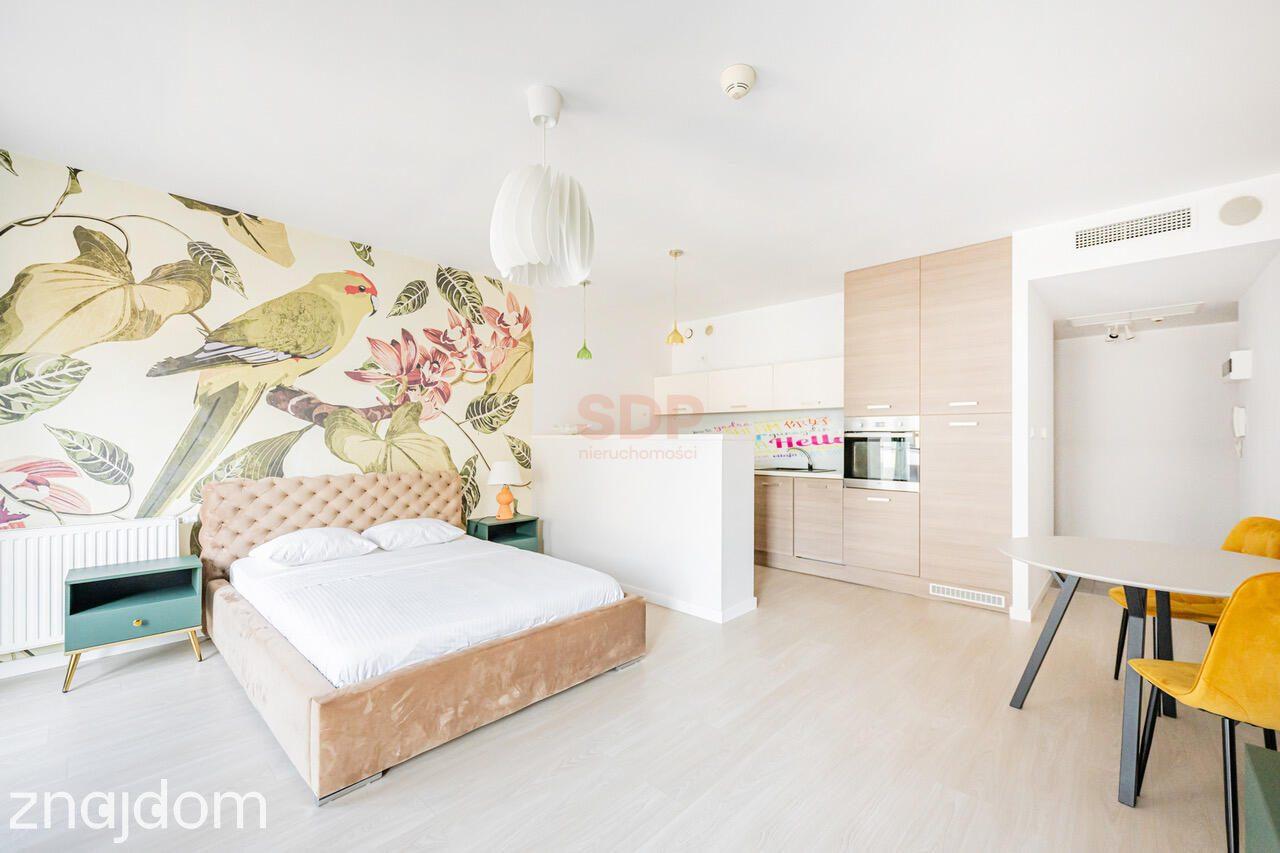 Mieszkanie w apartamentowcu 200 metrów od Płyty Rynku - zdjęcie 3